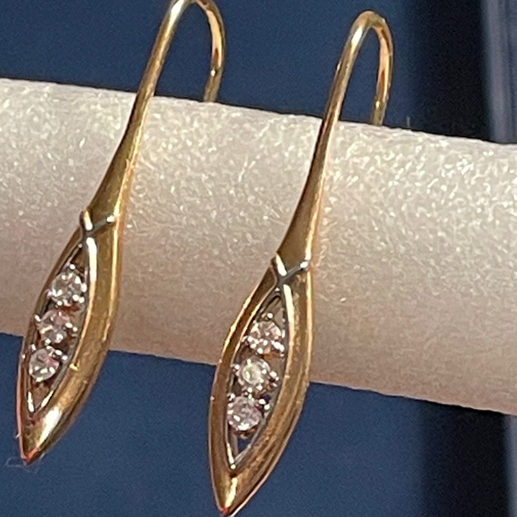 Elegant Gold and Silver Drop Earrings - Picture 4 of 4